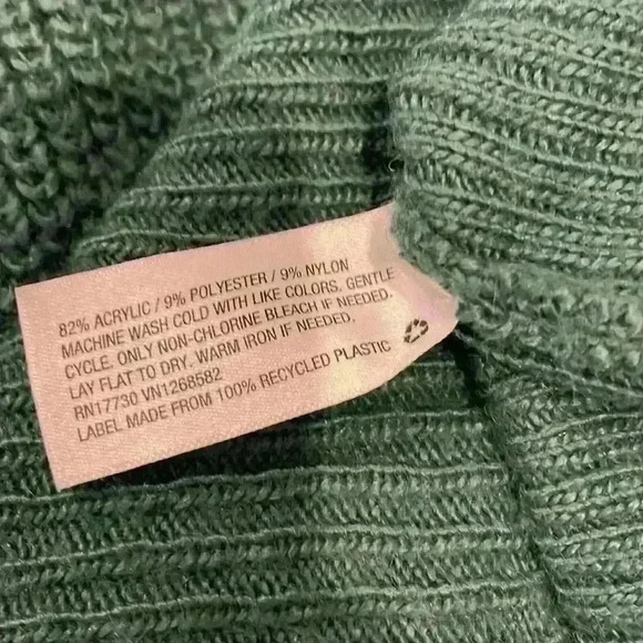 Emerald green bat wing sleeve sweater, medium - Picture 4 of 4